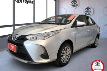 toyota-yaris-01