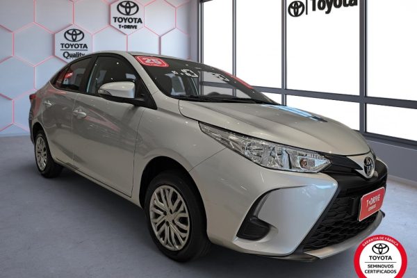 toyota-yaris-02