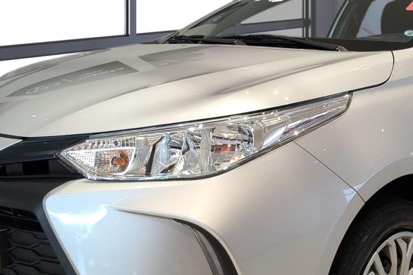 toyota-yaris-06